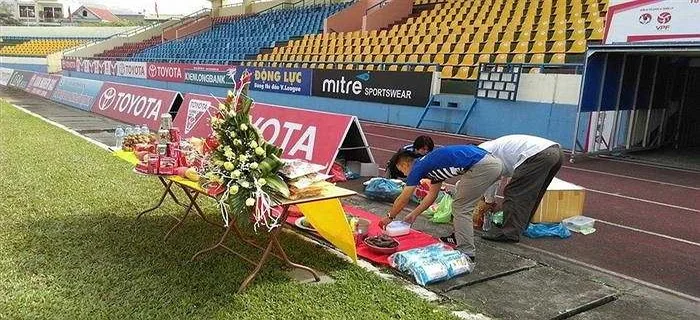 Những thói quen khó đỡ trước trận đấu