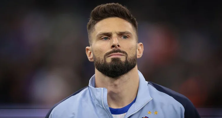 "Chân gỗ" Giroud